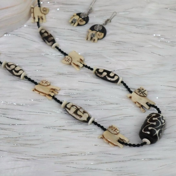 Vintage Bone Necklace Cat‎ Themed Ivory - Picture 4 of 4